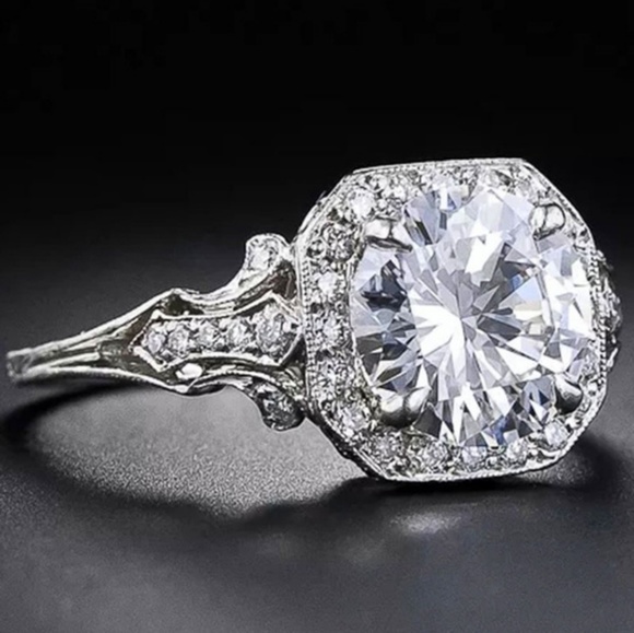 Jewelry - EXQUISITE 7.81CT CZ & .925 STERLING SILVER RING